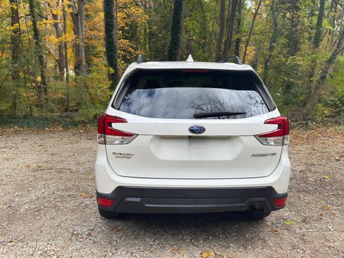 Used 2019 Subaru Forester Premium image 6