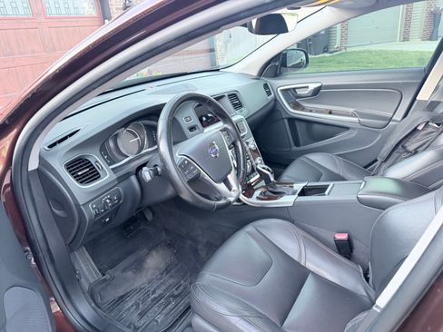 Used 2018 Volvo V60 T5 Cross Country Platinum AWD/4WD image 12