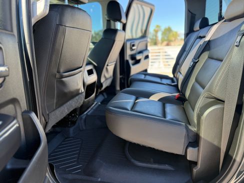 Used 2018 GMC Sierra 1500 SLT image 12