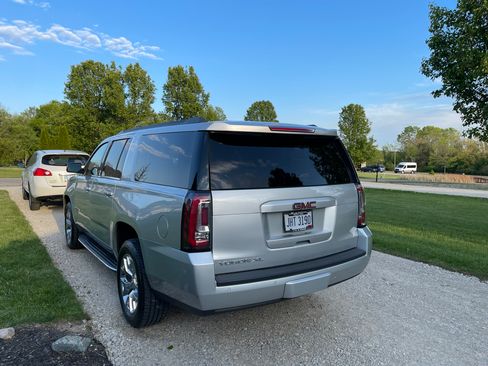 Used 2017 GMC Yukon XL SLT AWD/4WD image 5