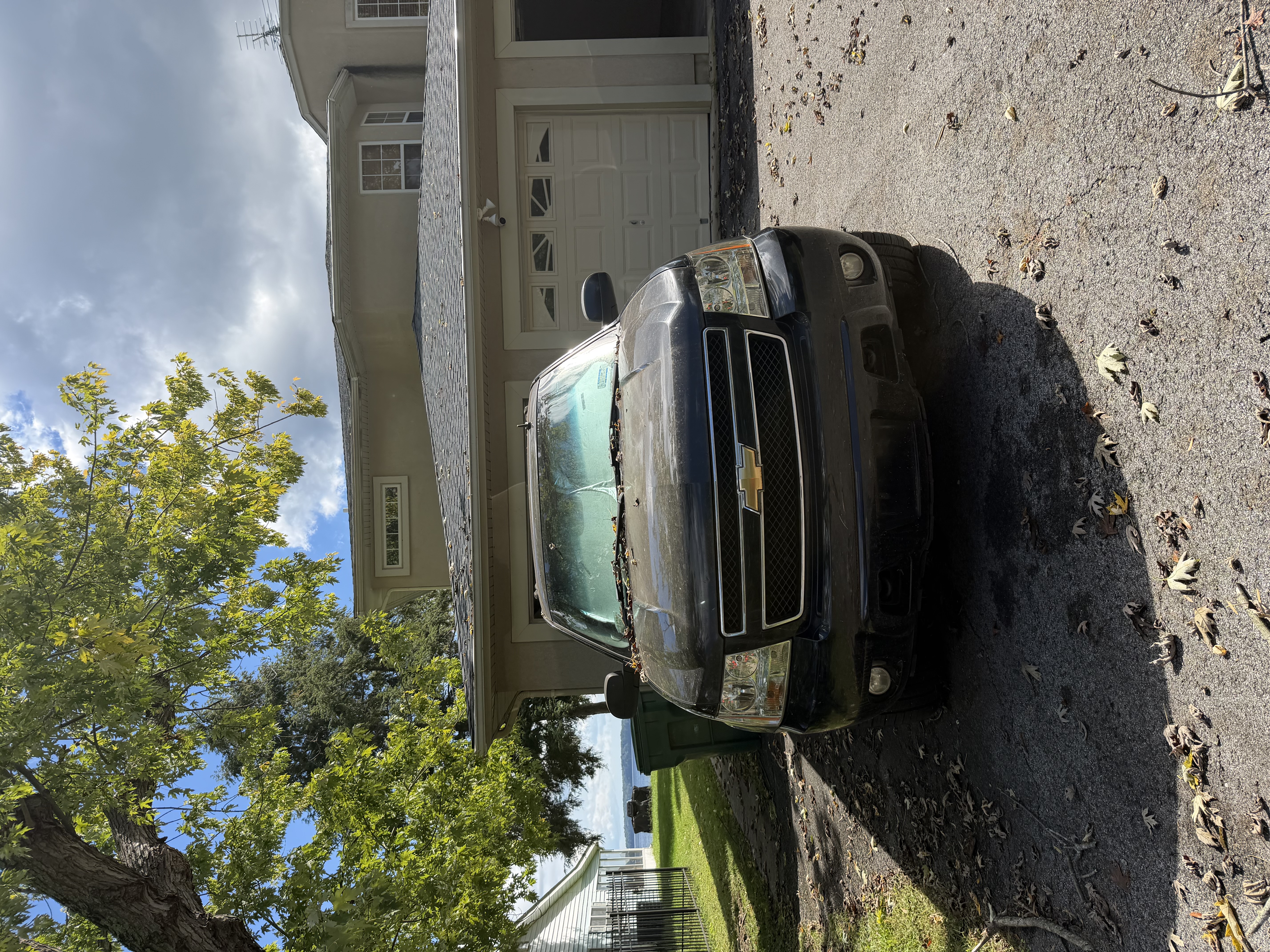 Used 2007 Chevrolet Suburban LT w/ LT Preferred Equipment Group AWD/4WD image 4