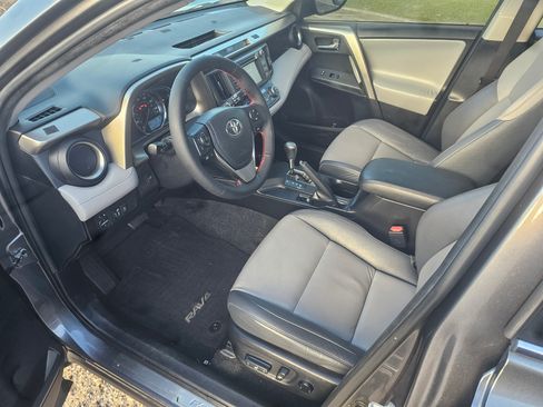 Used 2014 Toyota RAV4 Limited image 8
