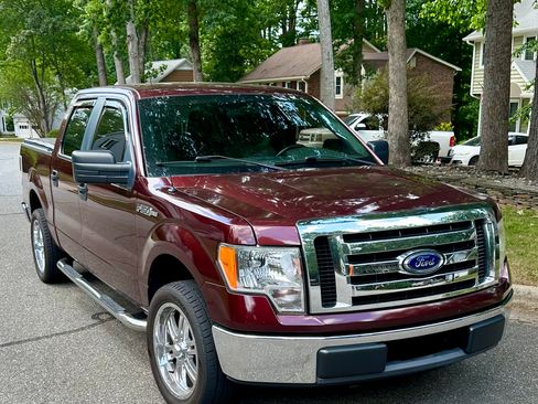 Used 2010 Ford F150 XLT RWD image 1