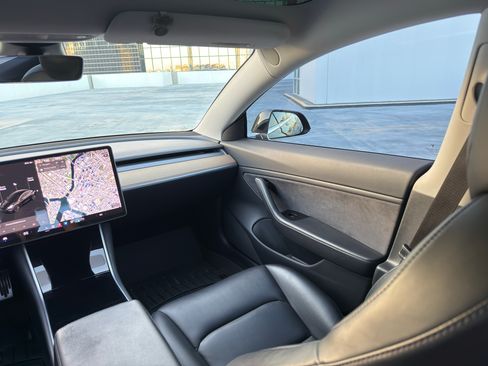 Used 2018 Tesla Model 3 Long Range RWD image 14