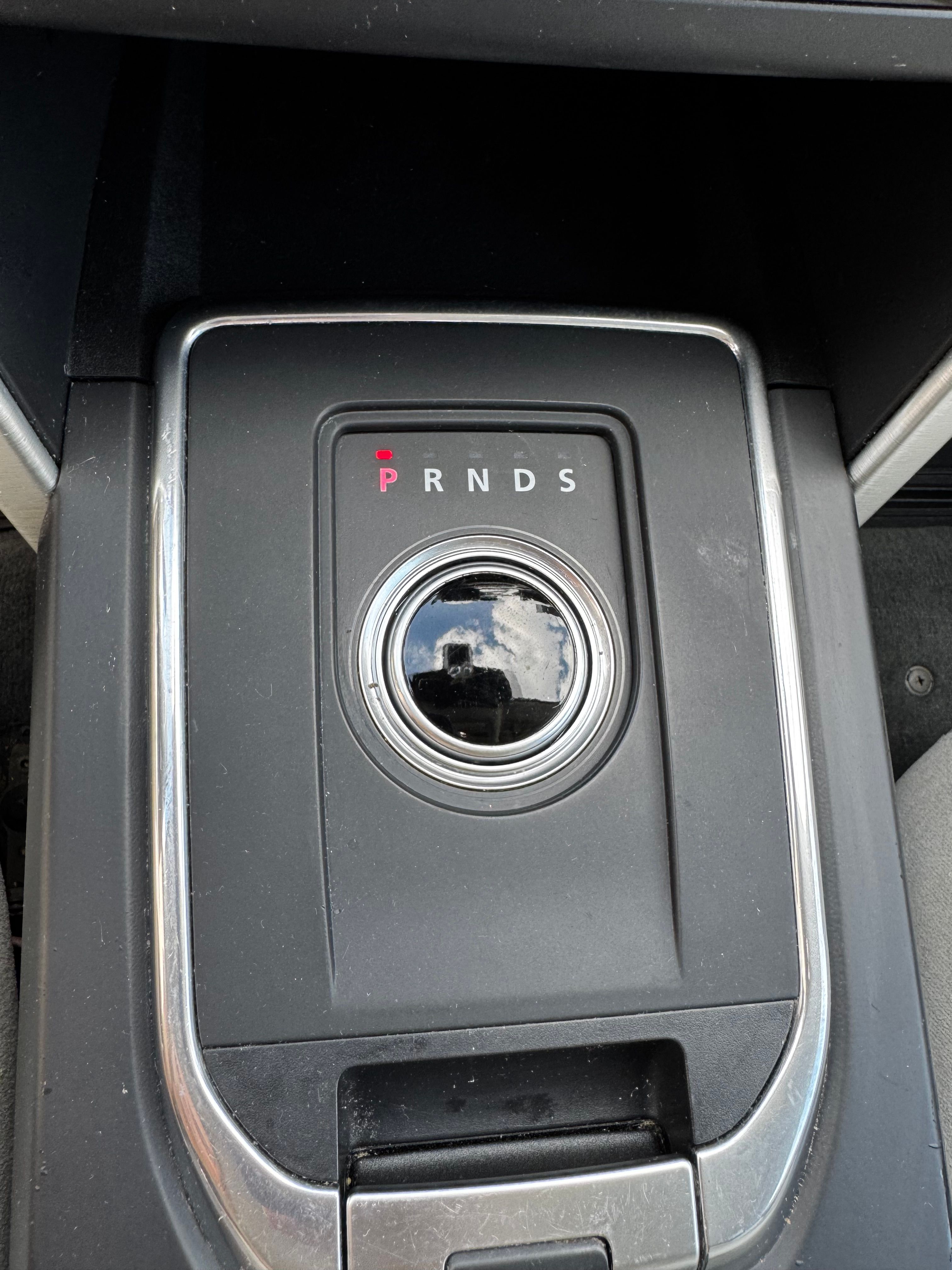 Used 2016 Land Rover Discovery Sport SE AWD/4WD image 12