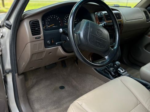 Used 1997 Toyota 4Runner Limited AWD/4WD image 28