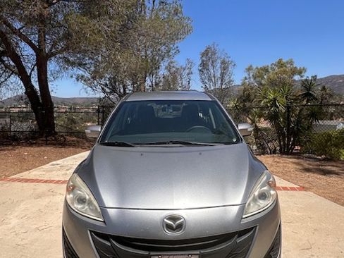 Used 2014 MAZDA MAZDA5 Sport FWD image 2