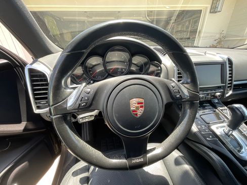 Used 2013 Porsche Cayenne Diesel AWD/4WD image 8