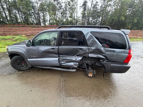 Used 2007 Toyota 4Runner SR5 RWD image 12