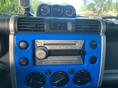 Used 2007 Toyota FJ Cruiser 4WD image 12