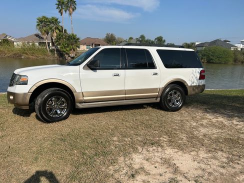 Used 2014 Ford Expedition EL XLT w/ Equipment Group 202A image 1