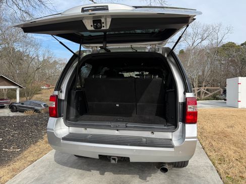 Used 2017 Ford Expedition Limited w/ Equipment Group 301A image 8