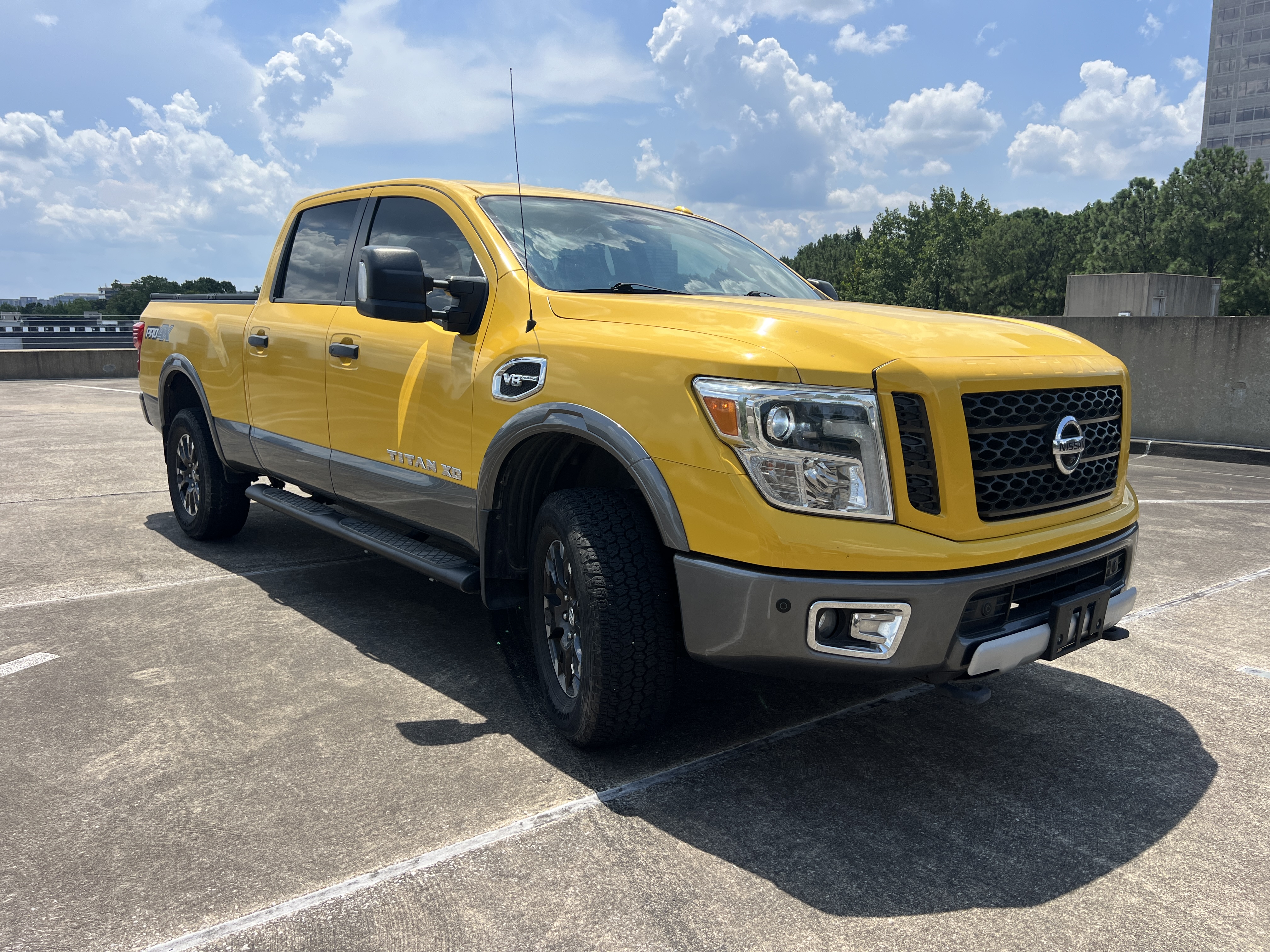 Used 2018 Nissan Titan PRO-4X w/ Pro-4x Convenience Package AWD/4WD image 4