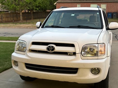 Used 2007 Toyota Sequoia SR5 image 4