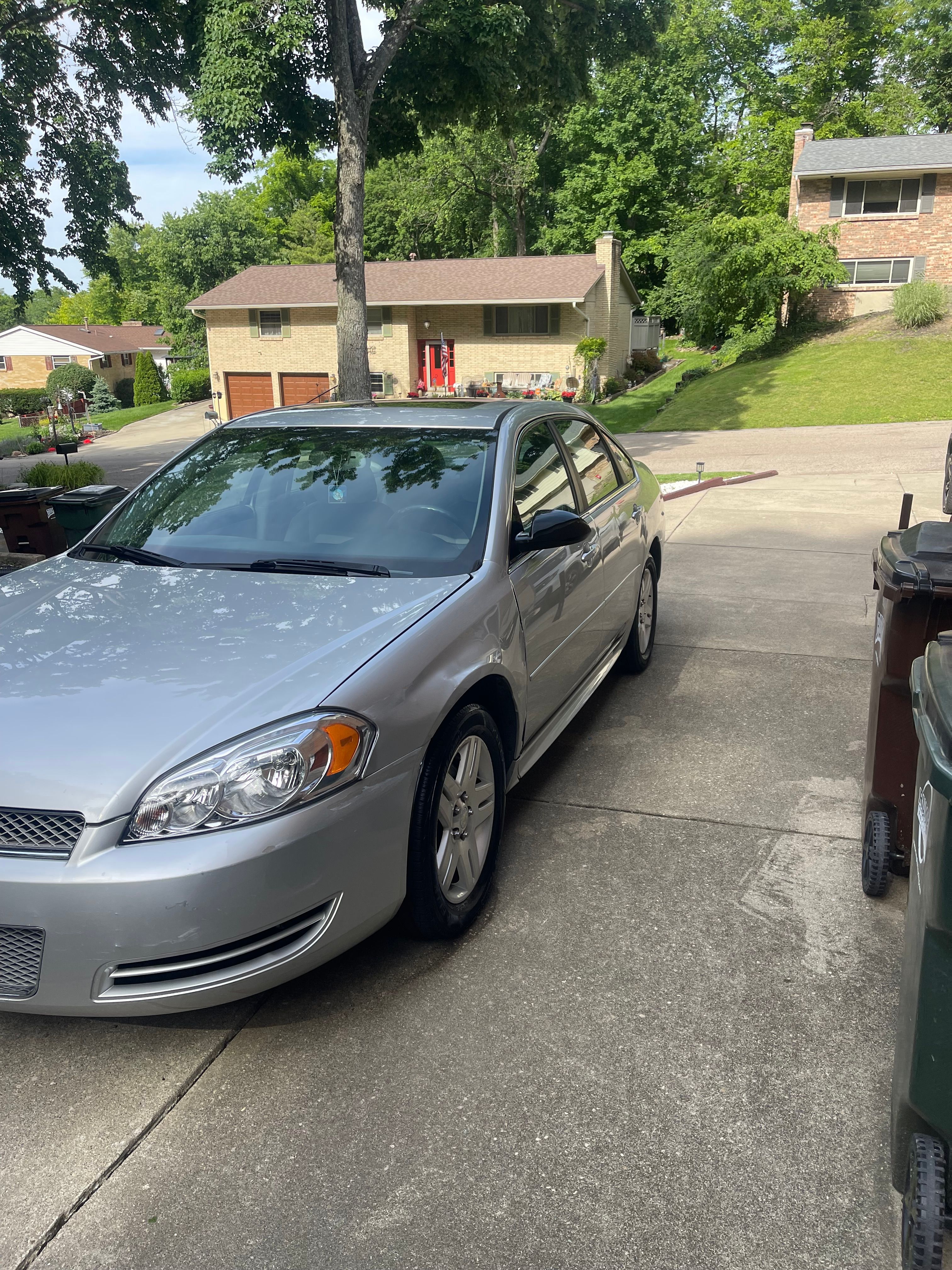 Used 2014 Chevrolet Impala LT w/ LT Sunroof Package FWD image 2