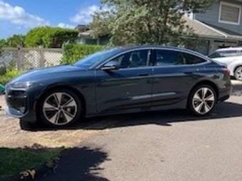 Used 2025 Audi A6 e-tron Premium image 5