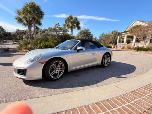 Used 2018 Porsche 911 Carrera image 10