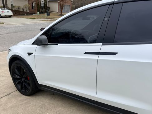 Used 2018 Tesla Model X P100D image 2