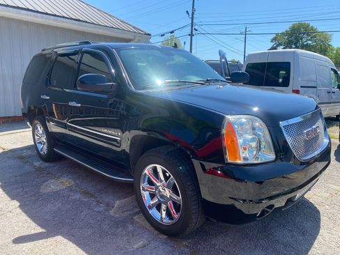 Used 2007 GMC Yukon Denali AWD/4WD image 1