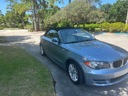 Used 2011 BMW 128i Convertible RWD image 4