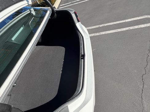 Used 2019 Toyota Camry SE image 12