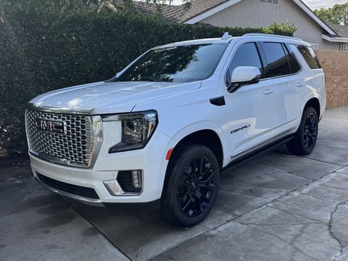 Used 2023 GMC Yukon Denali w/ Denali Reserve Package AWD/4WD image 1