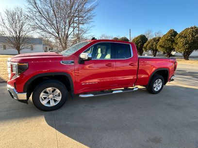 Used 2022 GMC Sierra 1500 SLE w/ Preferred Package