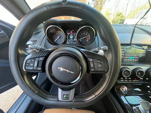 Used 2017 Jaguar F-TYPE R AWD/4WD image 19