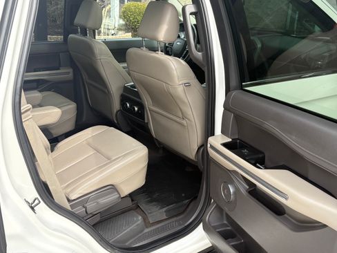 Used 2021 Ford Expedition XLT image 23