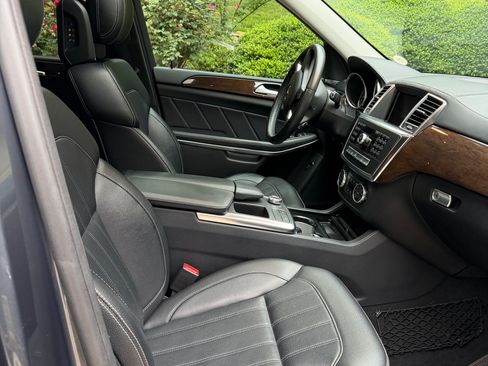 Used 2014 Mercedes-Benz GL 450 4MATIC image 11