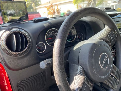 Used 2016 Jeep Wrangler Unlimited Sport image 6