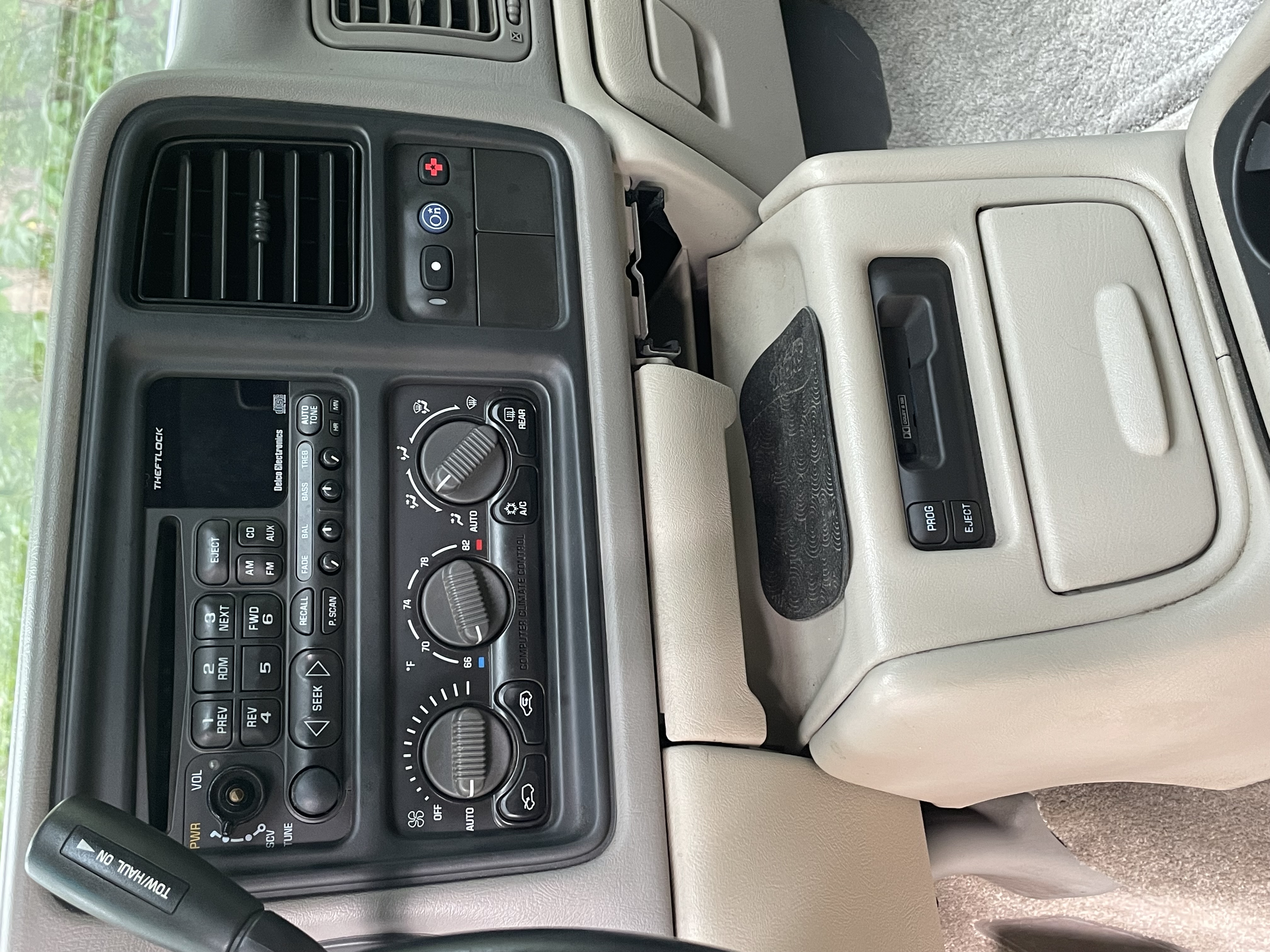 Used 2002 GMC Yukon SLT AWD/4WD image 8