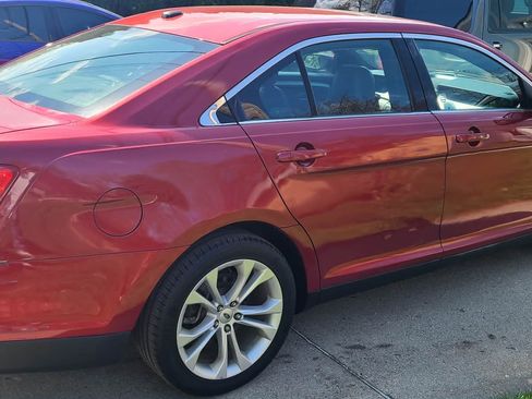 Used 2013 Ford Taurus SEL FWD image 5