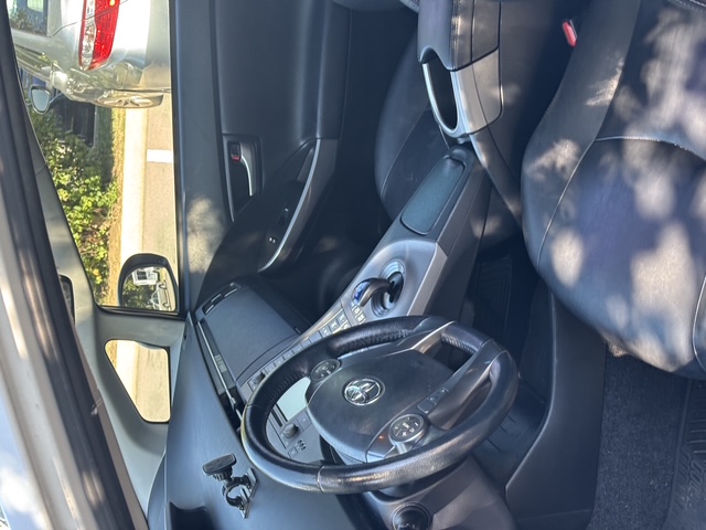Used 2015 Toyota Prius Persona Series FWD image 6