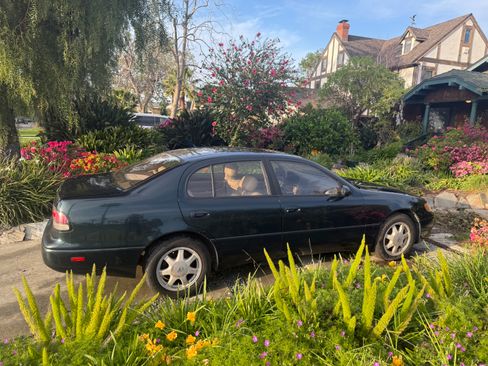 Used 1993 Lexus GS 300 image 2