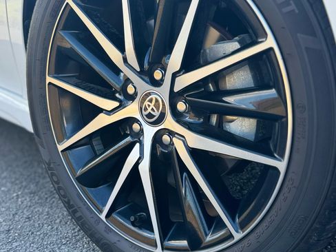 Used 2024 Toyota Camry SE image 2