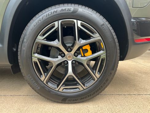 Used 2027 Rivian R2 Performance AWD/4WD image 9