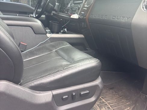 Used 2013 Ford F250 Lariat image 5