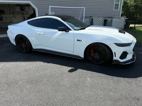 Used 2024 Ford Mustang GT Premium w/ GT Performance Package image 4