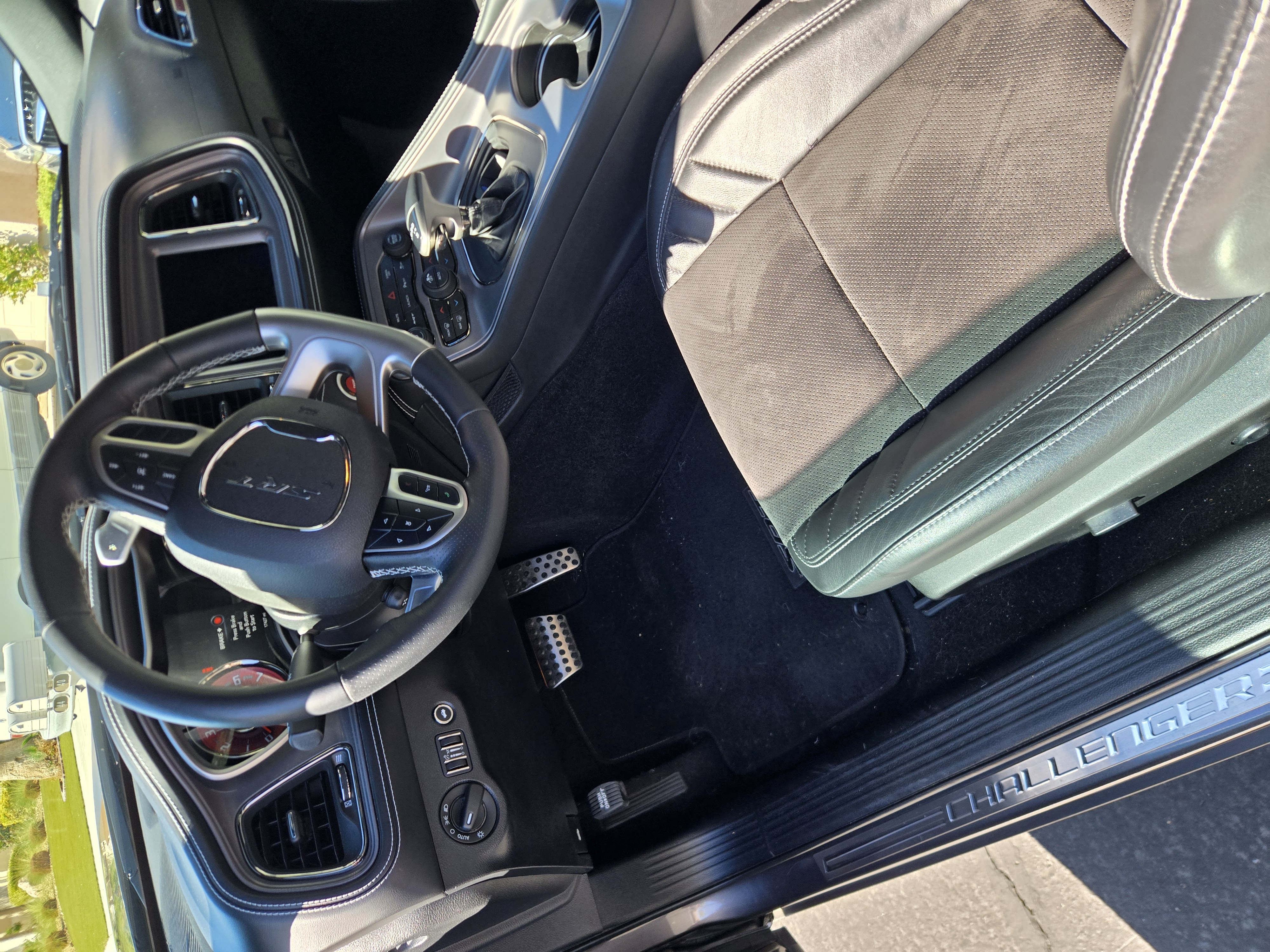 Used 2023 Dodge Challenger SRT Hellcat RWD image 5