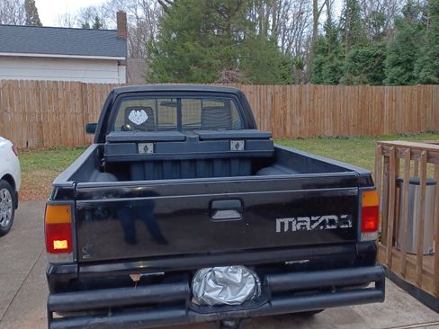 Used 1992 MAZDA B-Series Pickup 4x4 Regular Cab B2600i image 8