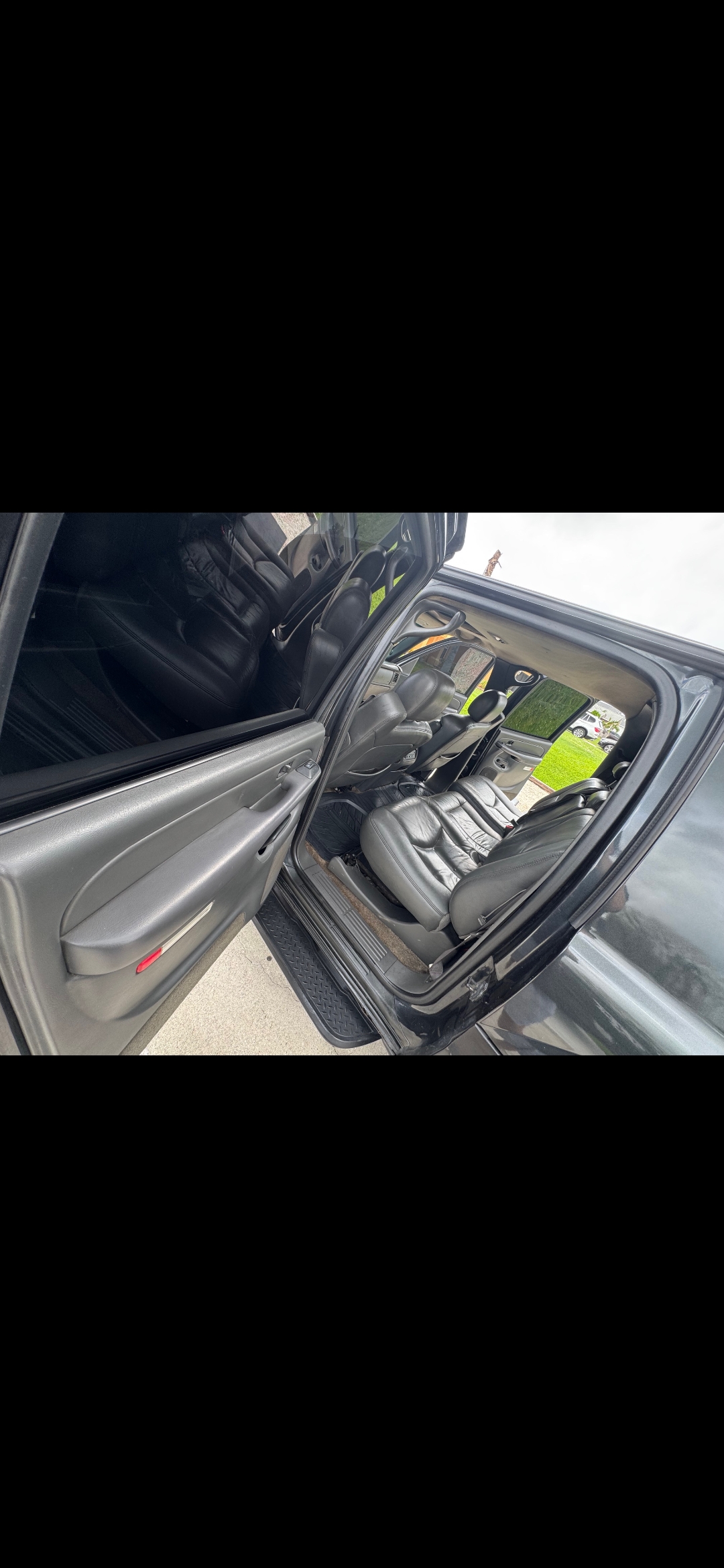 Used 2003 Chevrolet Avalanche 2WD image 2
