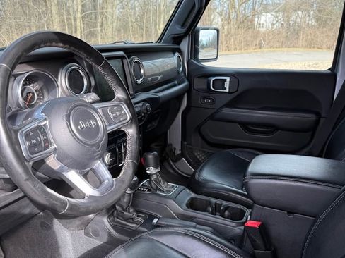 Used 2020 Jeep Wrangler Unlimited Sahara AWD/4WD image 10