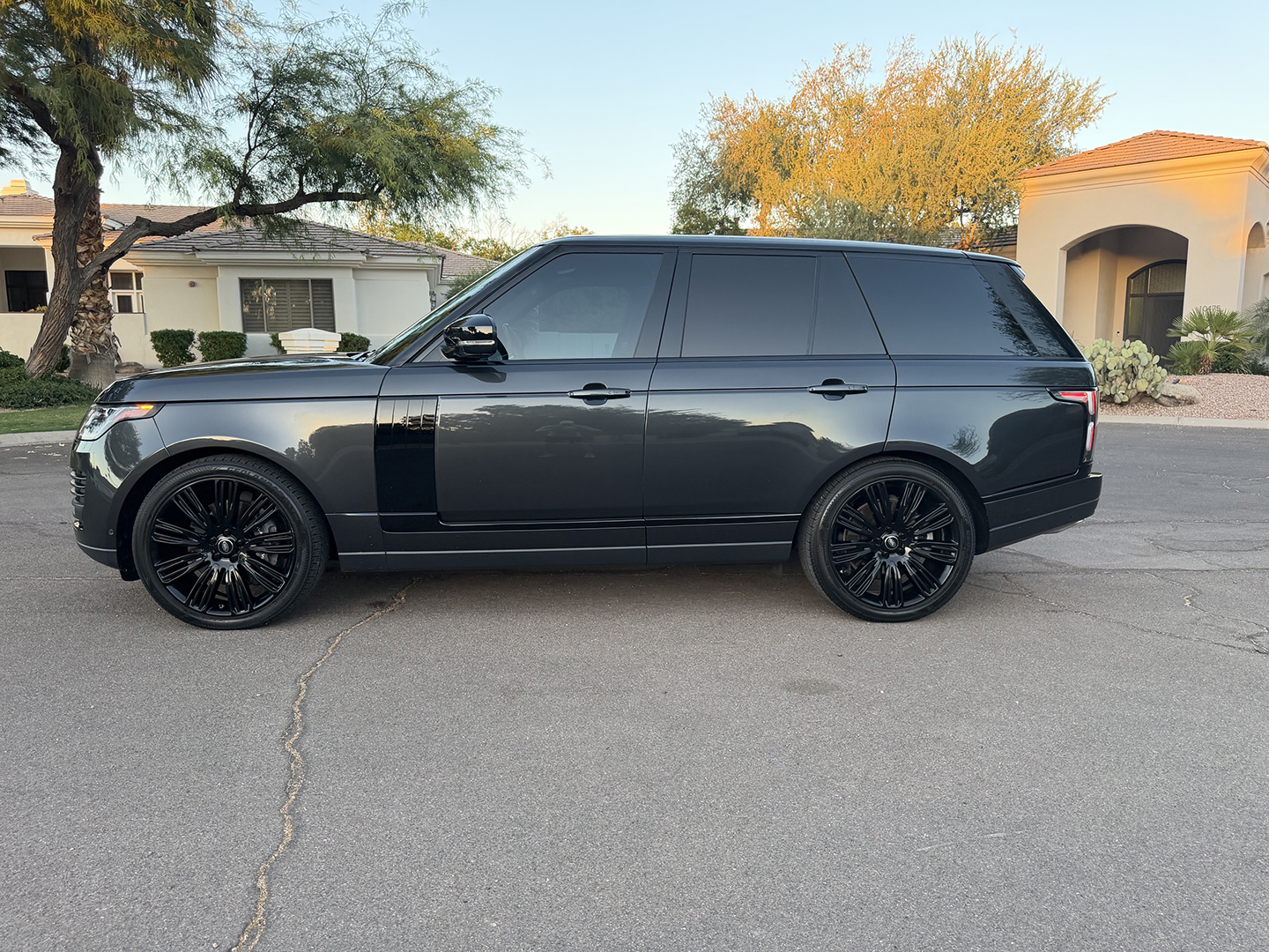 Used 2018 Land Rover Range Rover Supercharged AWD/4WD image 2