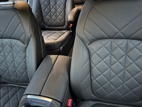 Used 2024 BMW X7 xDrive40i w/ Executive Package image 4