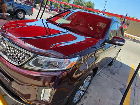 Used 2015 Kia Sorento SX image 1