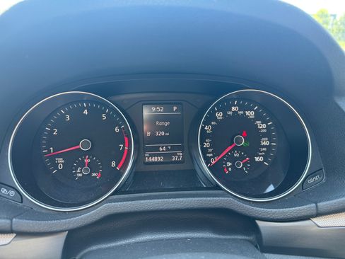 Used 2017 Volkswagen Passat 1.8T R-Line w/ R-Line Lighting Package FWD image 2