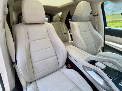 Used 2022 Mercedes-Benz GLE 350 image 10