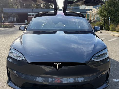 Used 2023 Tesla Model X image 14