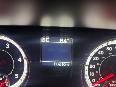 Used 2018 RAM 2500 Tradesman w/ Chrome Appearance Group image 17